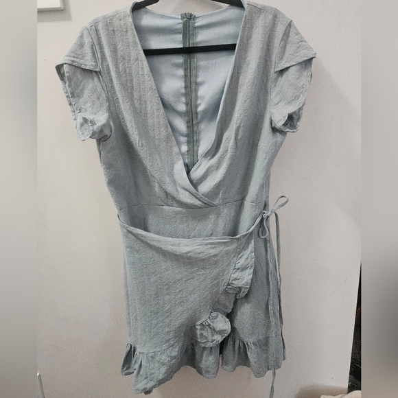 Unbranded light green faux wrap dress with tie and tulip sleeve est. Sz  L - Picture 2 of 13